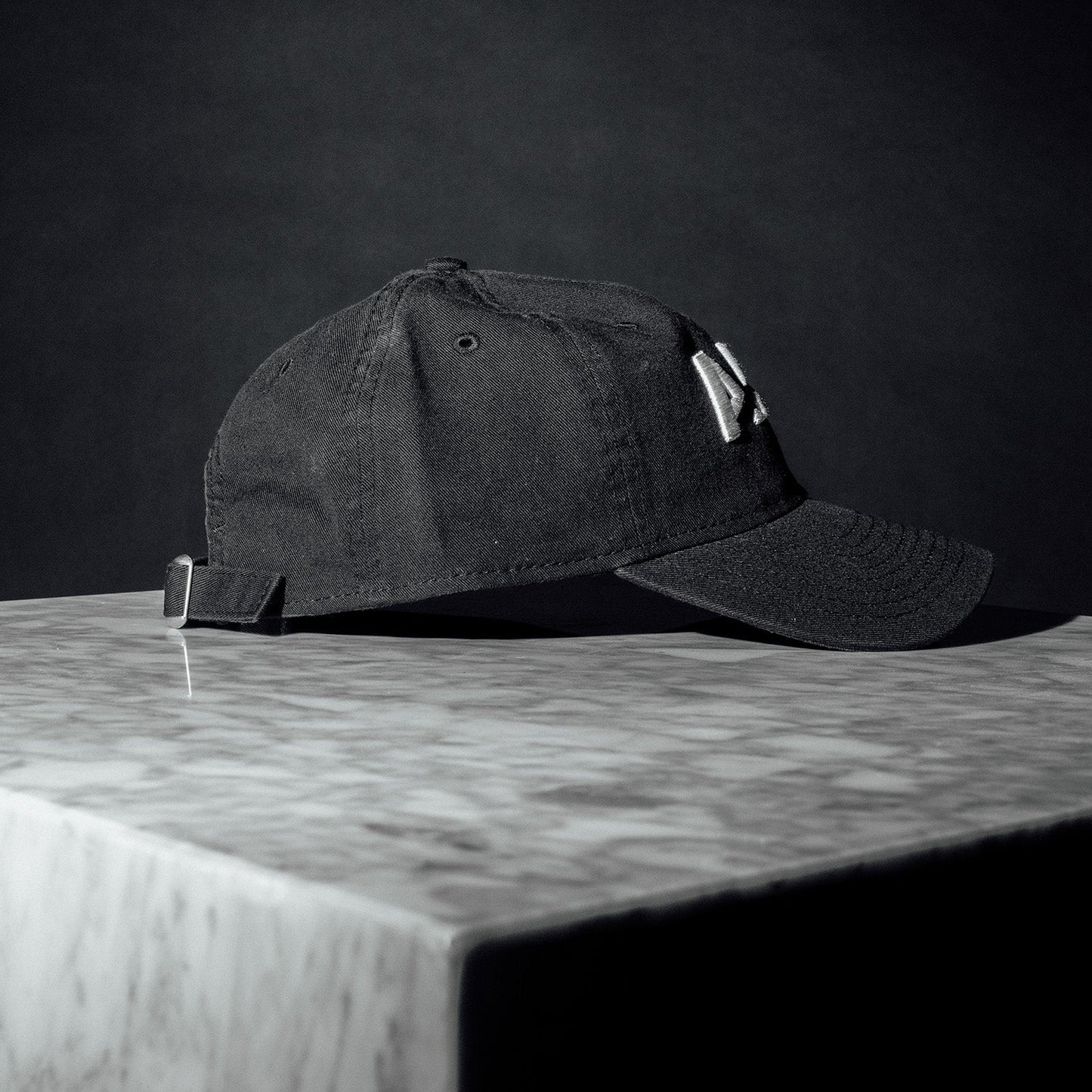 APL Logo Hat Black / White