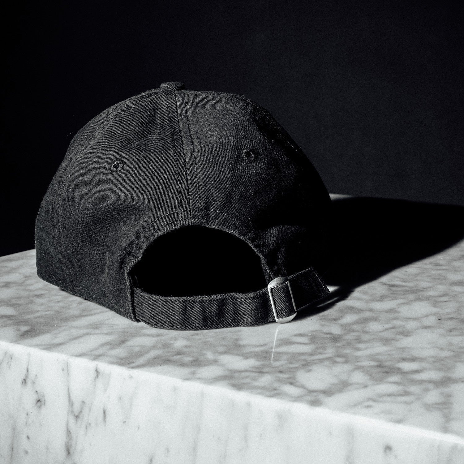 APL Logo Hat Black / White